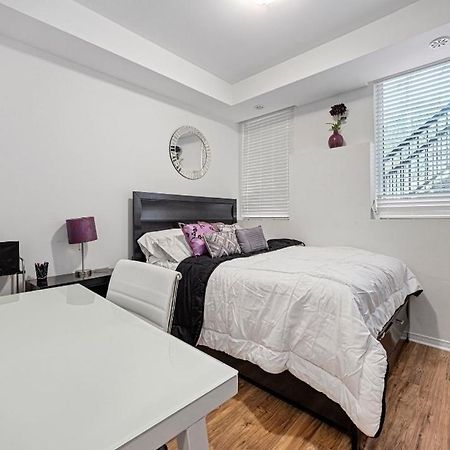 Appartamento Beautiful Townhouse Near Yorkdale Mall, Wilson Subway Toronto Esterno foto