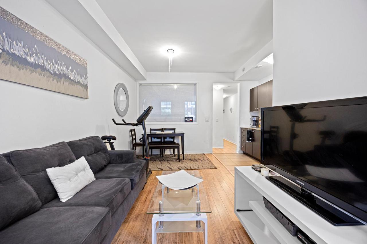 Appartamento Beautiful Townhouse Near Yorkdale Mall, Wilson Subway Toronto Esterno foto