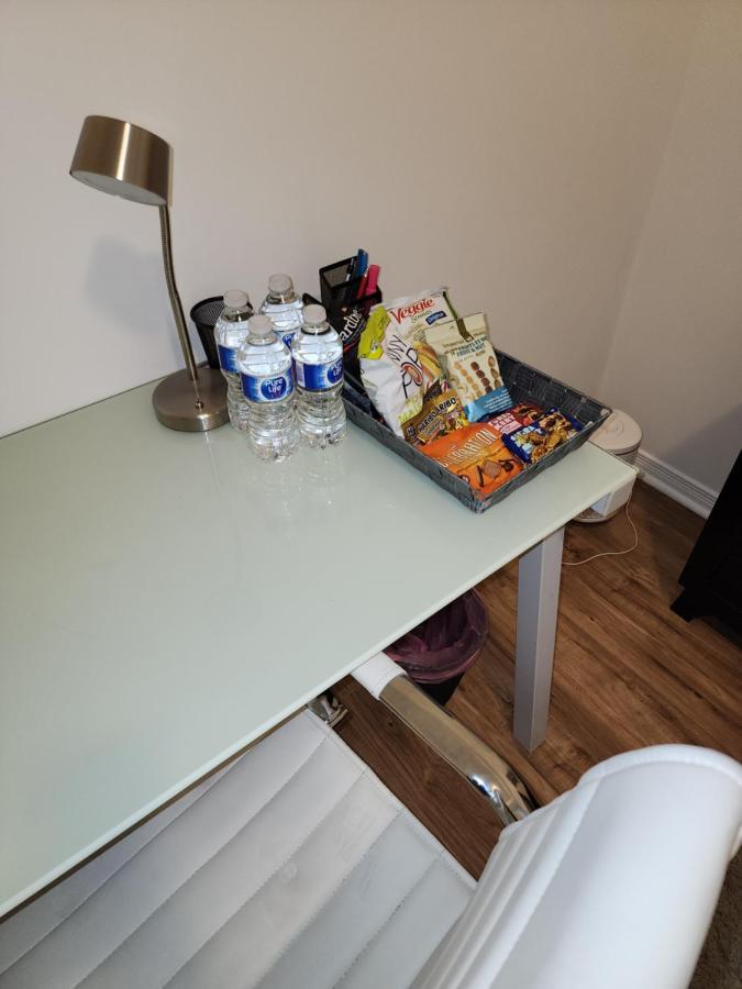 Appartamento Beautiful Townhouse Near Yorkdale Mall, Wilson Subway Toronto Esterno foto