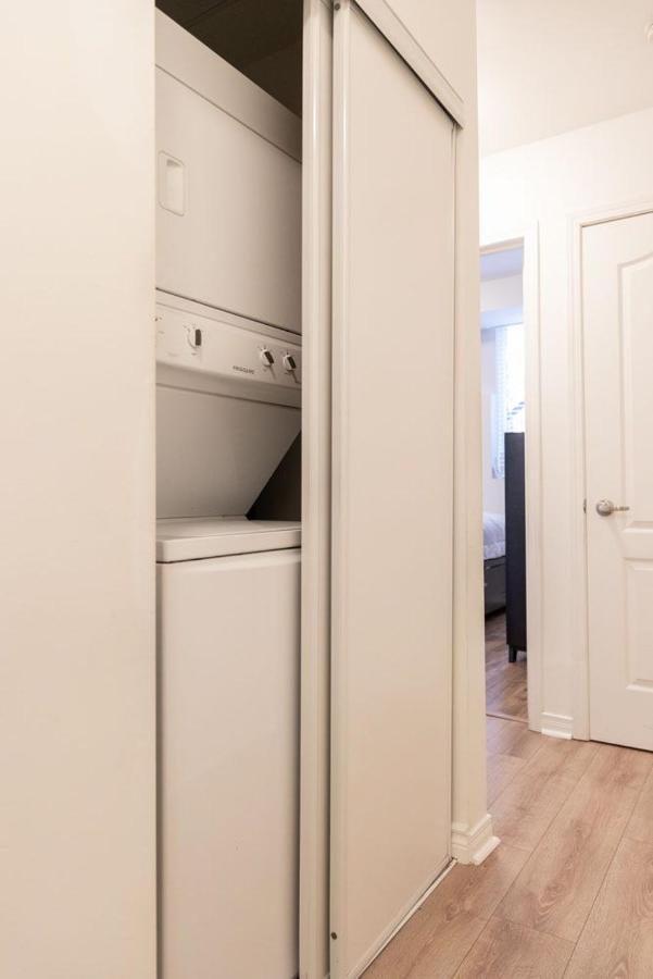 Appartamento Beautiful Townhouse Near Yorkdale Mall, Wilson Subway Toronto Esterno foto