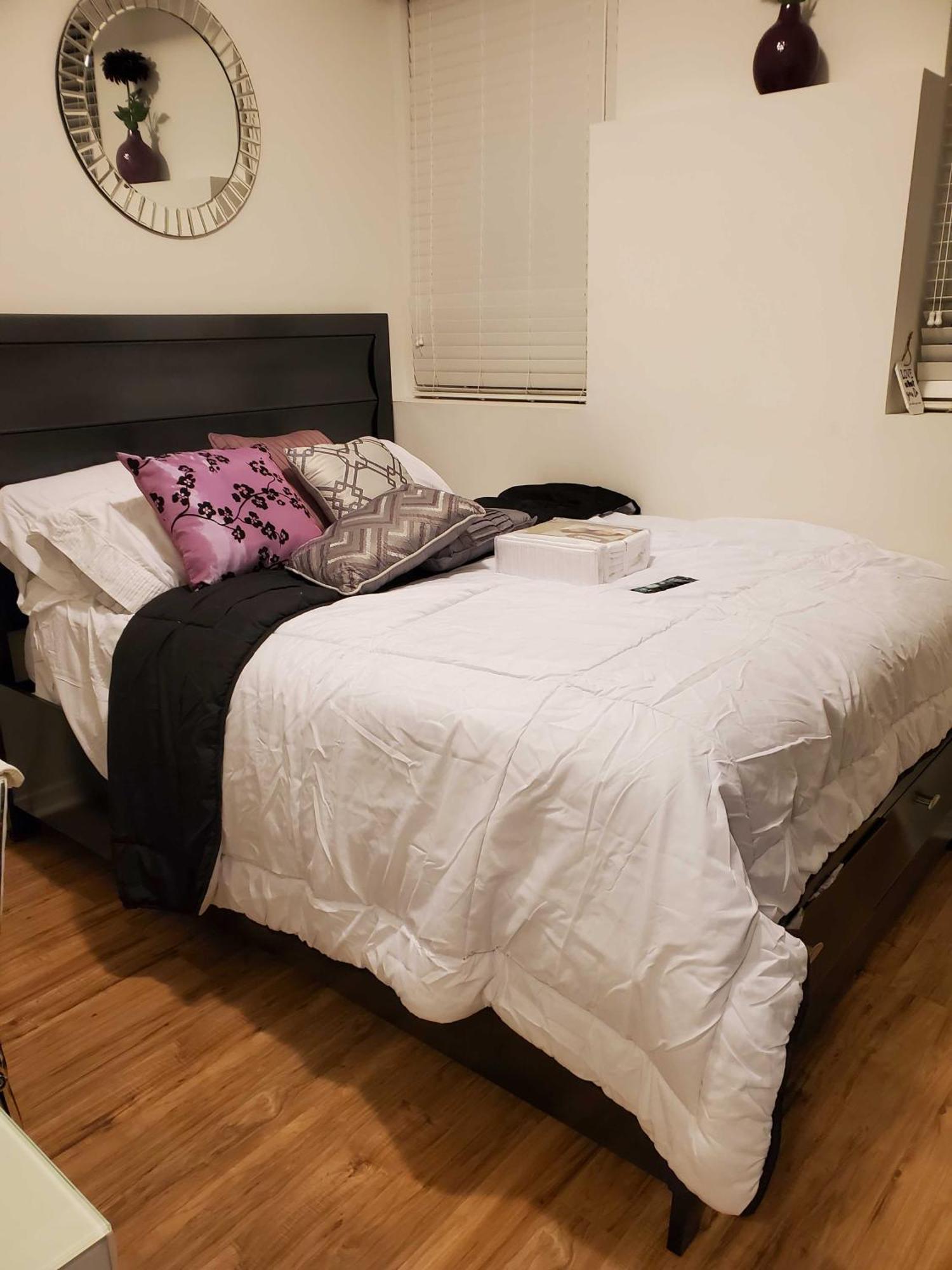 Appartamento Beautiful Townhouse Near Yorkdale Mall, Wilson Subway Toronto Esterno foto