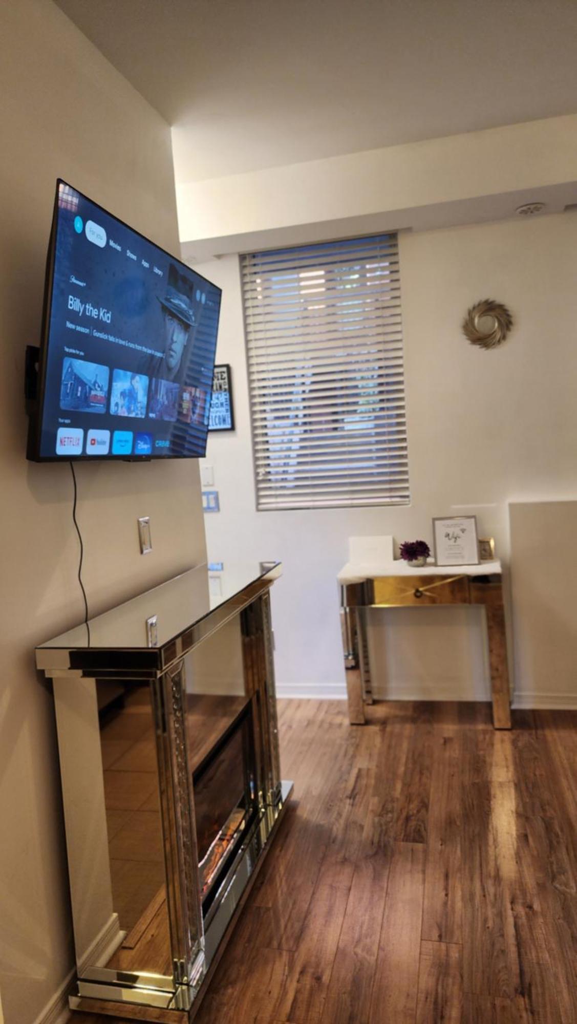 Appartamento Beautiful Townhouse Near Yorkdale Mall, Wilson Subway Toronto Esterno foto